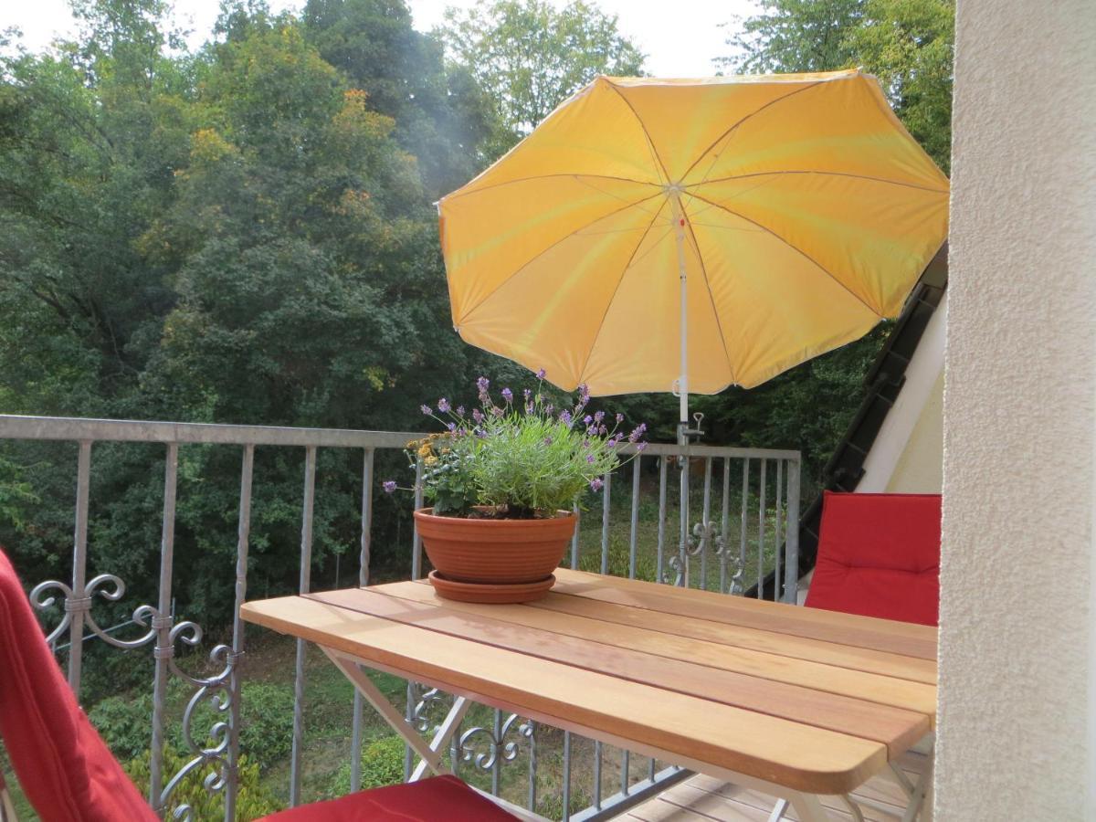 Weisses-Haus-Am-Kurpark-Fewo-Bergblick Bad Suderode Exteriör bild